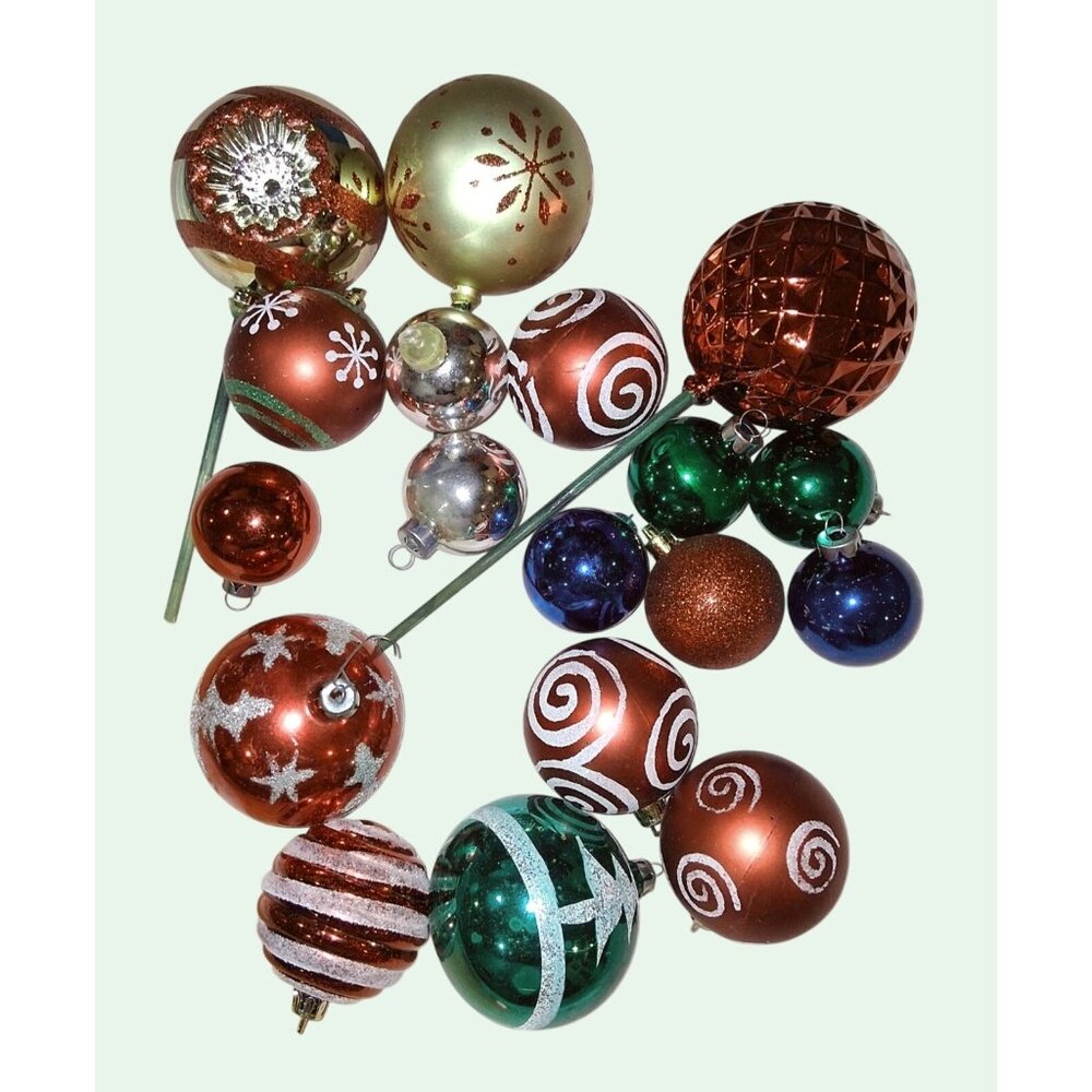 Vintage Christmas Ornaments 18 Glass Balls Red Green Gold Silver Glitter Designs
